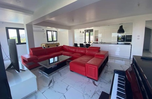 Gleize House | Magnifique Maison Avec Piscine Dans le Beaujolais