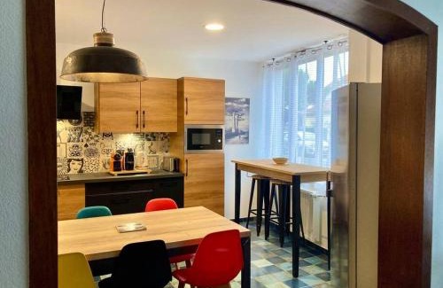 Tarbes Villa | Magnifique maison classée 3 étoiles, 7 chambres, 5 salles de bain, parking privé, Tarbes ville