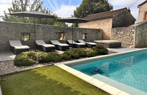 Luzech House | Magnifique Maison Piscine et Base Nautique à 100m
