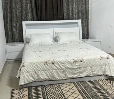 Point E Apartment | Magnifique studio tres calme pointt E