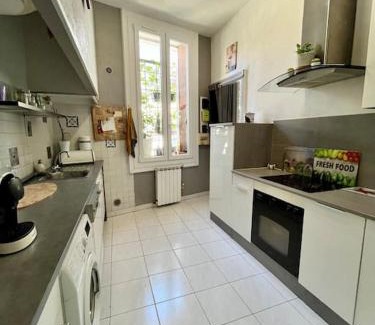Les Arceaux Apartment | Magnifique T3 au Centre Ville - Immeuble particulier