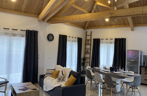 Saint-Vincent-les-Forts House | Magnifique Villa Sabot de Venus