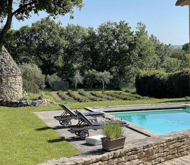 Eguilles Villa | Magnifique villa avec piscine village à pied