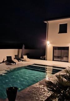 Merville Villa | magnifique villa avec piscine et spa
