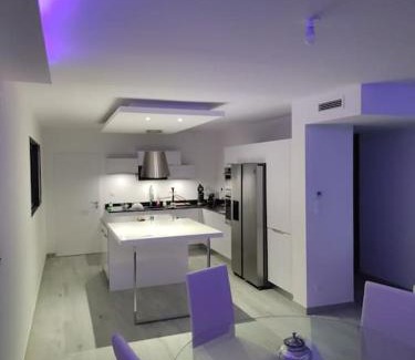 Merville Villa | magnifique villa avec piscine et spa