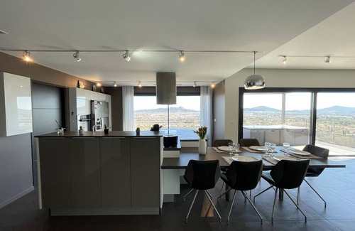 La Farlede Villa | Magnifique Villa Dans les Hauteurs Avec vue Imprenable, Piscine et Jacuzzi