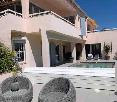 Saint Pierre de Feric Villa | Magnifique villa familiale avec piscine
