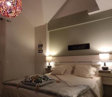 Ouistreham Villa | MAGNIFIQUE VILLA LUXE COSY POPPIES HOLIDAY - Normandie Beach Racing, Flipper, Baby-foot, SPA, Jardin Méditerranéen, Plage Riva Bella à 300m, Mer à Pied, Tout Confort, Idéale Familles & Groupes, EVJ à Ouistreham, Proche Cabourg, Week-end & Courts Séjours !