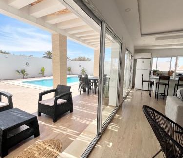 Aghir Villa | Magnifique Villa moderne piscine SANS VIS À VIS DJERBA Midoun