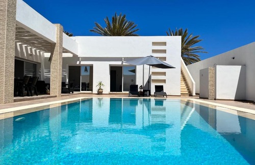 Aghir Villa | Magnifique Villa moderne piscine SANS VIS À VIS DJERBA Midoun