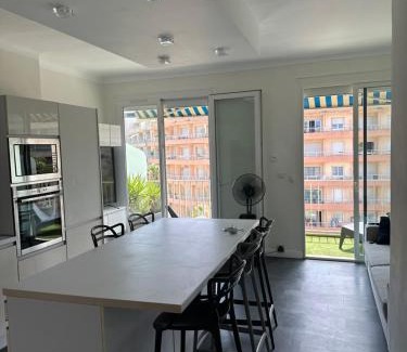 Mediterranee Apartment | MAGNIFIQUE VUE MER F2 45 m2, parking surveillé Linge de maison inclus