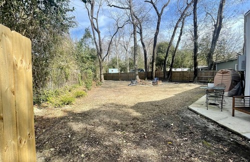 West Ashley House | Magnolia Bungalow - 10 minutes to downtown, 5 minutes to Avondale