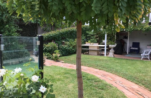 East Tamworth House | Magnolia cottage