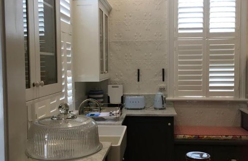 East Tamworth House | Magnolia cottage