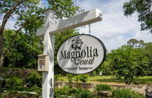 Uptown Apartment | Magnolia Court Suites