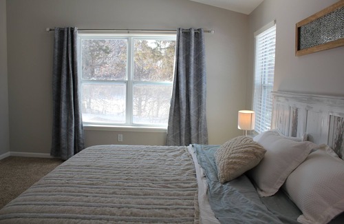 Rib Mountain House | Magnolia Home 2 minute drive to restaurants, shopping and recreations