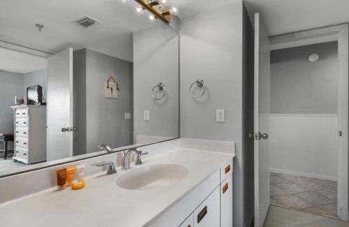 Holiday Isle Apartment | Magnolia House at Pointe by TO