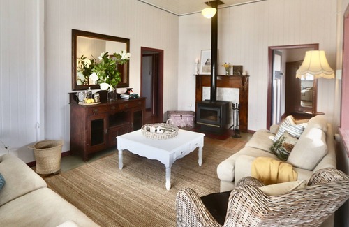Stanthorpe House | MAGNOLIA HOUSE ON THE CREEK - STANTHORPE