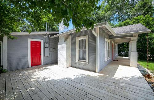 Nacogdoches House | Magnolia House Walk to Festival Park home