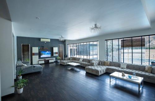 Kanakapura Villa | Magnolia - Luxury 3BR Private Pool villa by Jade