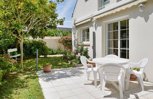 Schuman House | Magnolia - Maison de charme avec jardin et stationnement privé