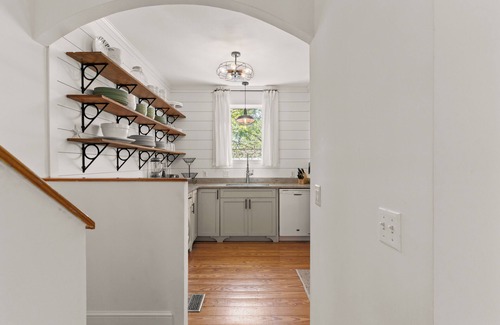 Saint Simons Island House | Magnolia Moon with a hot tub, sleeps 12
