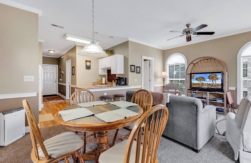 Central Myrtle Beach Condo | Magnolia Place - Myrtle Beach 5 Blocks from the Ocean