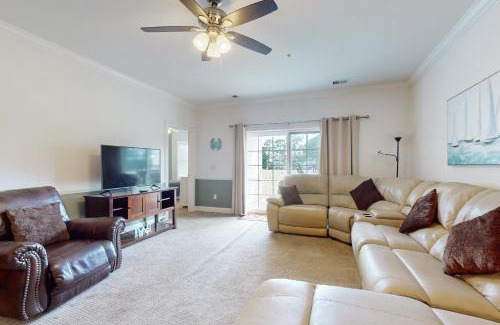 Central Myrtle Beach Apartment | Magnolia Point Apt 204