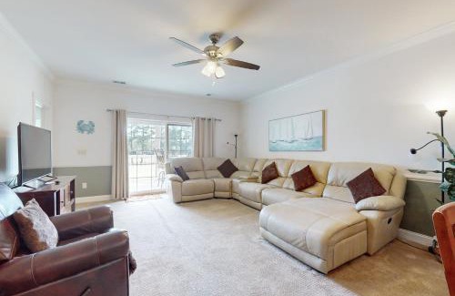 Central Myrtle Beach Apartment | Magnolia Point Apt 204