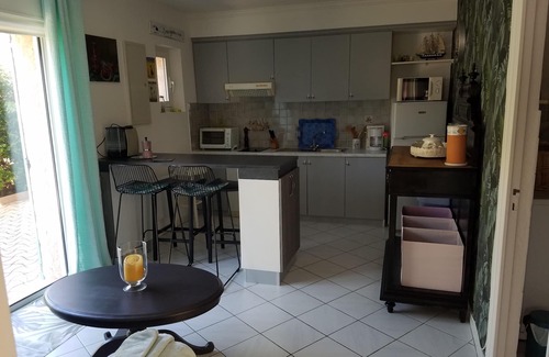 Sainte-Maxime Apartment | Magnolia's home, independent F3 apartment on the ground floor.