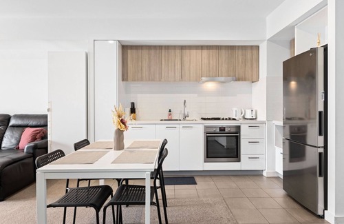 Adelaide Central Business District Apartment | Magnolia - The Cityscape Oasis