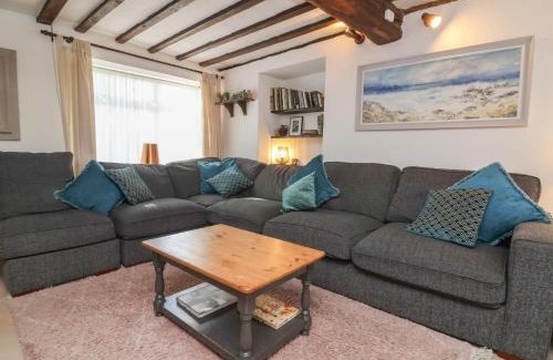 Barnstaple House | Magnolia View
