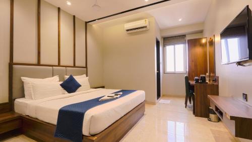 Hadapsar Hotel | Magnus Fortune House Business Hotel , Magarpatta