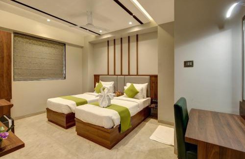 Hadapsar Hotel | Magnus Fortune House Business Hotel , Magarpatta