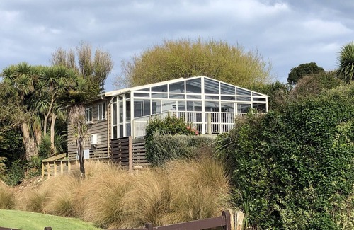 Riverton House | Magooza's Beach House - A kiwi family bach 3 minute walk to the BEACH!