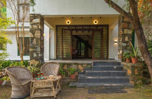 Lansdowne Villa | Magpie Cottage by VEO - Part of StayVista