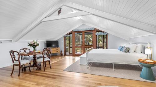 Pokolbin House | Magpie Loft - The Vintage Holiday House