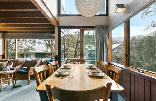 Thredbo Ski Chalet | Magpies Nest