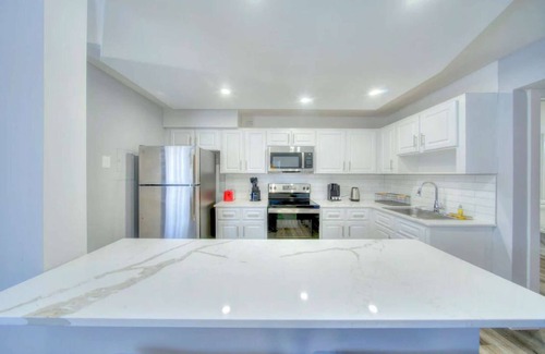 Harbordale Condo | Mahalo Waterfront 2 BR Apartment