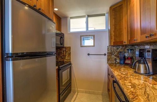Historic Lahaina Front Street Condo | Mahana 1117 - Direct Oceanfront - Special Rates!