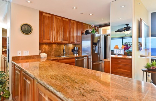 Honokowai Condo | Mahana 1205 OCEANFRONT PENTHOUSE 1 BDRM/2 BATH Condo/12th floor/Legal Rental