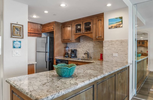 Honokowai Condo | Mahana Resort 215 - Direct Oceanfront! 1 bed with extra 2nd bath - perfect spot for whale watching