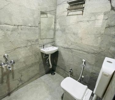 Tuljapur House | Maheshwari Bhakt Niwas And Homestay