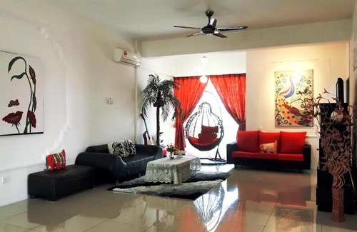 Bandar Mahkota Cheras House | Mahkota Cheras Sweet Condo 1-14 pax near MRT to KL