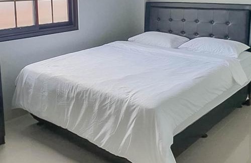 Karawang Hotel | Mahkota Residence Mitra RedDoorz