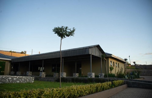 Leribe District Apartment | Mahlakapese River Resort