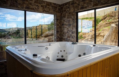 Leribe District Apartment | Mahlakapese River Resort
