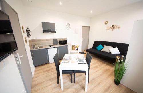 Saint-Quentin Apartment | MAHORA - CHARMANT Studio HOME STAGING AU CENTRE-VILLE