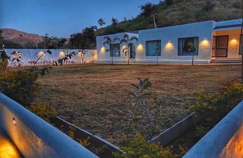 Udaipur District Cottage | Mahua Boutique Homestay 5 Rooms - Breakfast, Forest, Hills, Pool, Pet Friendly