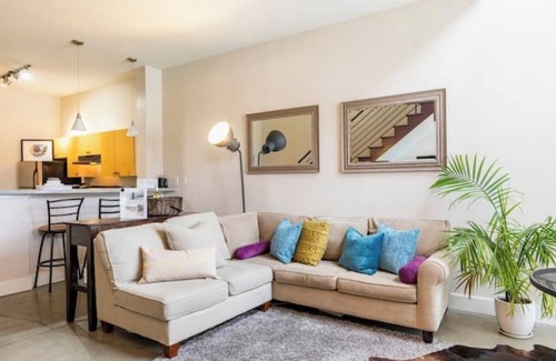 Knight Park Apartment | Maid for Midtown is Sleek, Clean & Stylish!